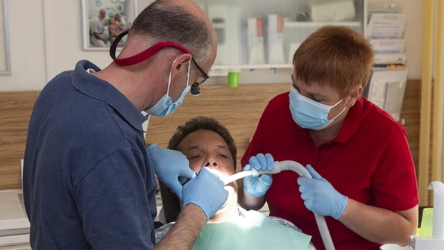 Unser Anliegen: eine Atmosphäre zu schaffen, die nicht nur vertrauensvoll ist, sondern wirklich Angst nimmt. Behandlung von Patienten mit Zahnarztangst